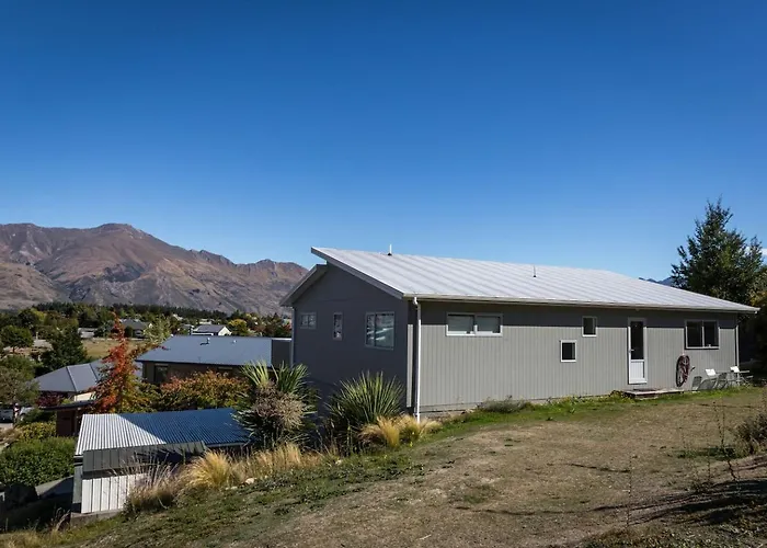 Mount Iron 'the Big House' 2 Kitchens 2 Living *