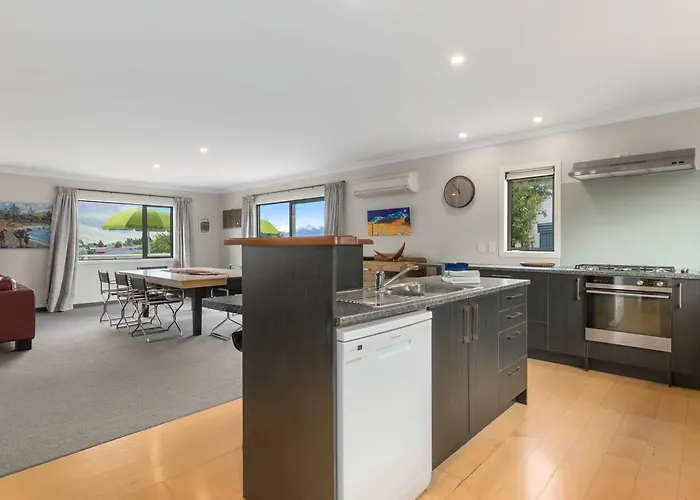 Vakantiehuis Mount Iron 'the Big House' 2 Kitchens 2 Living Wanaka